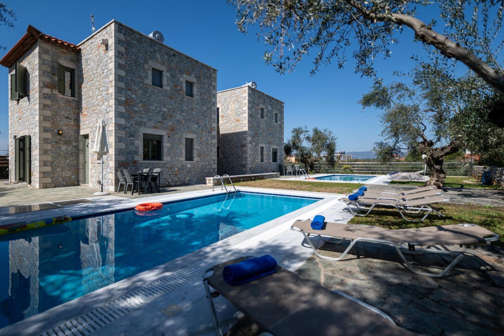 Torri Di Pietra Villa Stoúpa Buitenkant foto