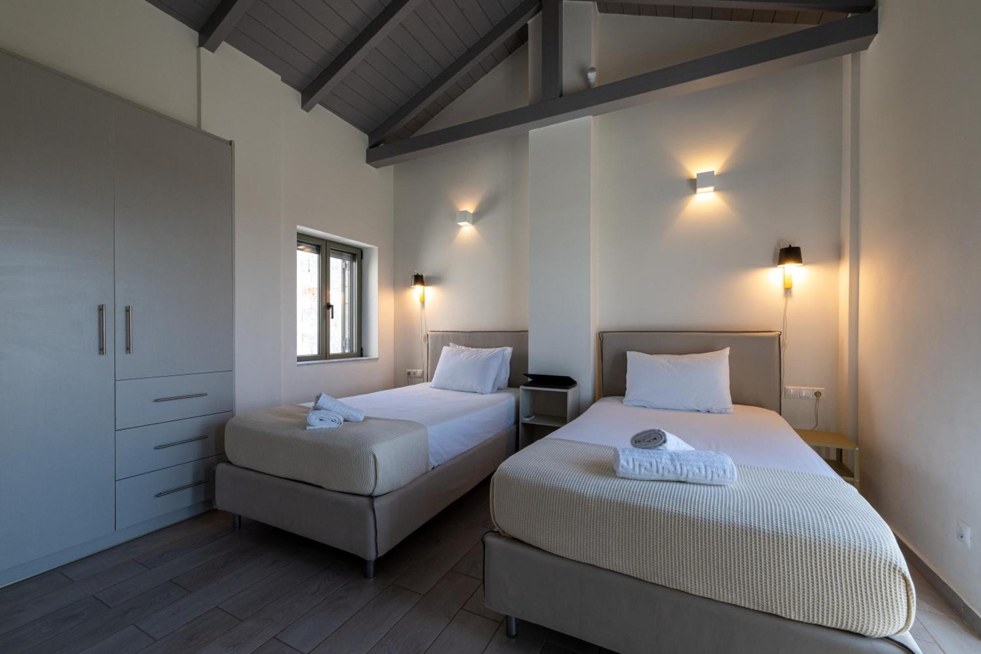Torri Di Pietra Villa Stoúpa Buitenkant foto