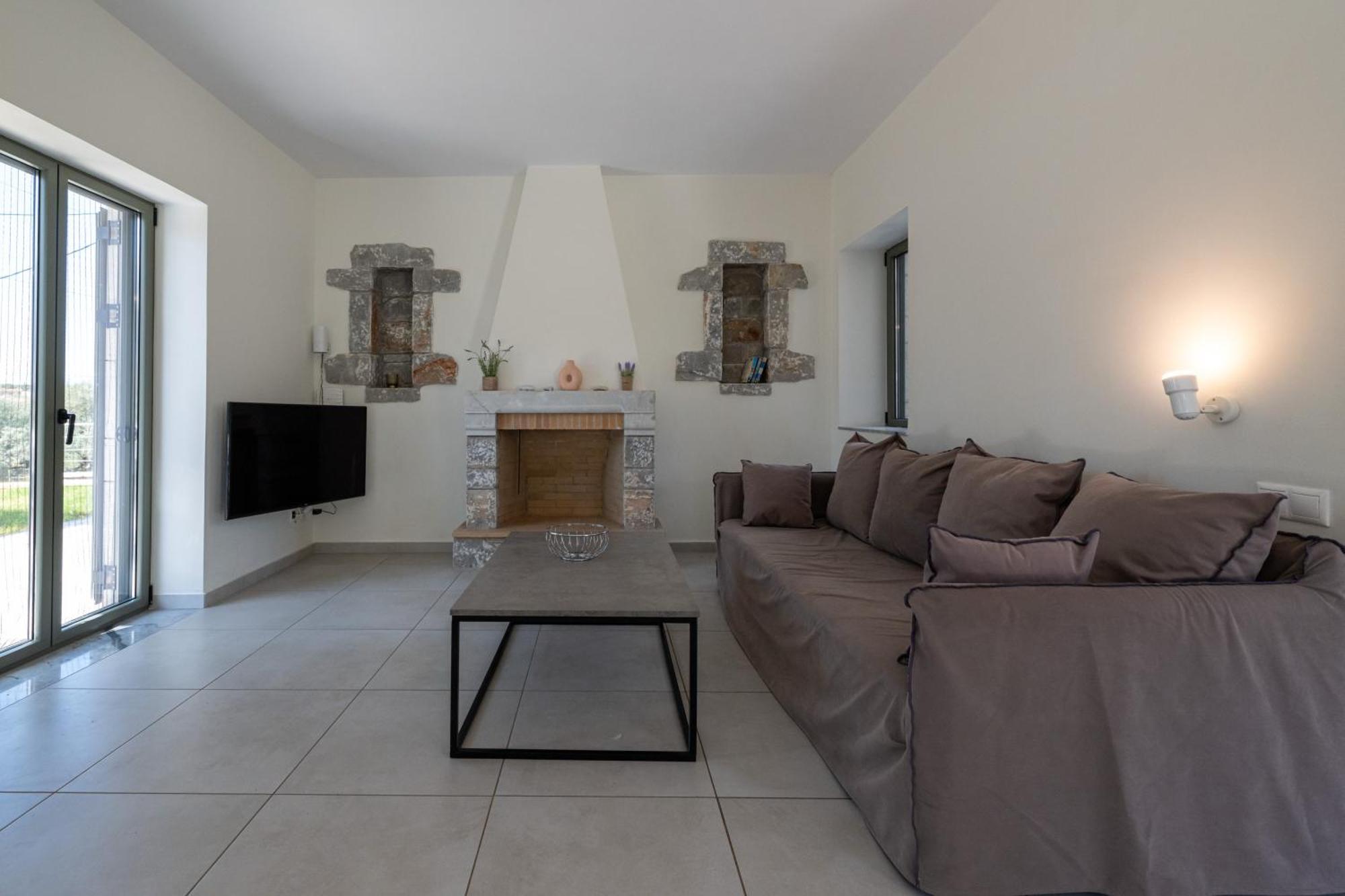 Torri Di Pietra Villa Stoúpa Buitenkant foto